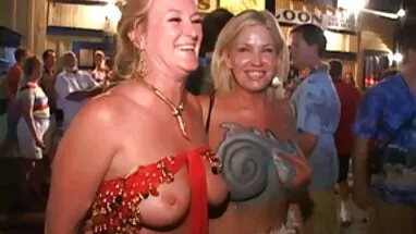 Hãy Fuck bên Ngoài giả sex mẹ chồng nàng dâu ngoài trời mưa trò chơi
