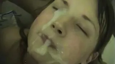 Người đẹp tóc đỏ nảy cô ngực video sex bố chồng to sinh