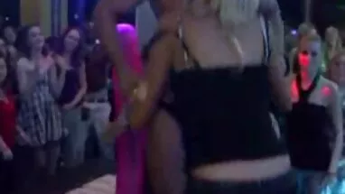 ĐỒ ngớ ngẩn cô Gái (32) con dâu hiếu thảo sex