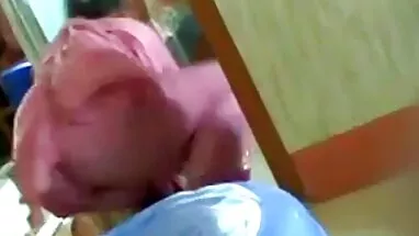 Cuckols TỤC phim seo bo chong nang dau tập luyện qua 2 BBC Sissy nhìn cô ấy trong góc