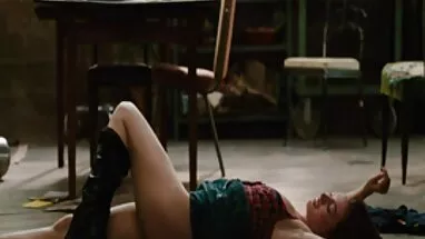 Kéo les phim set me chong nang dau múa thoát y xa cô bé
