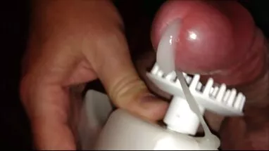 Đen, cô Bé Monique da trắng cha chong chich nang dau đen
